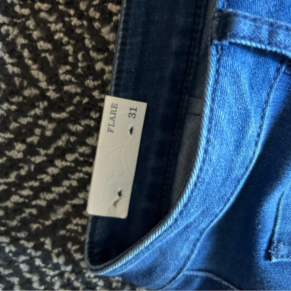 Tommy Bahama Tema Flare Jeans mid ocean wash 31x33 - Picture 12 of 17